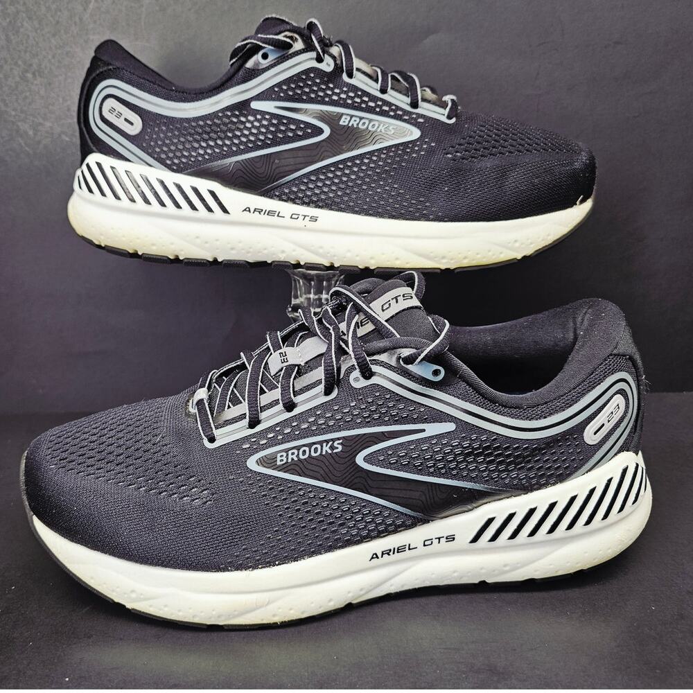 Brooks Women 10 Comfy footwear